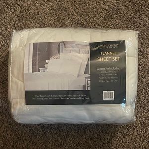 NEW Flannel Sheet Set